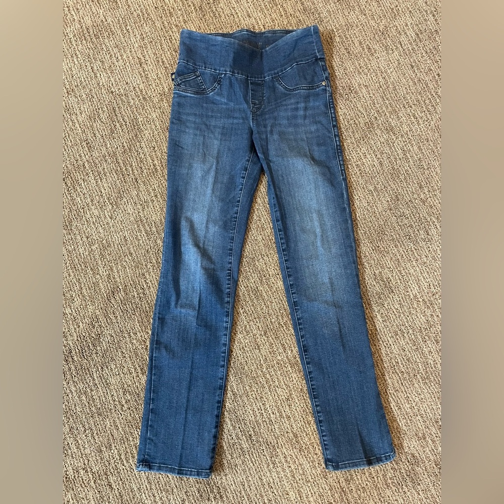 Jeans 
6
Rock & Republic
Fever Pull on
Blue